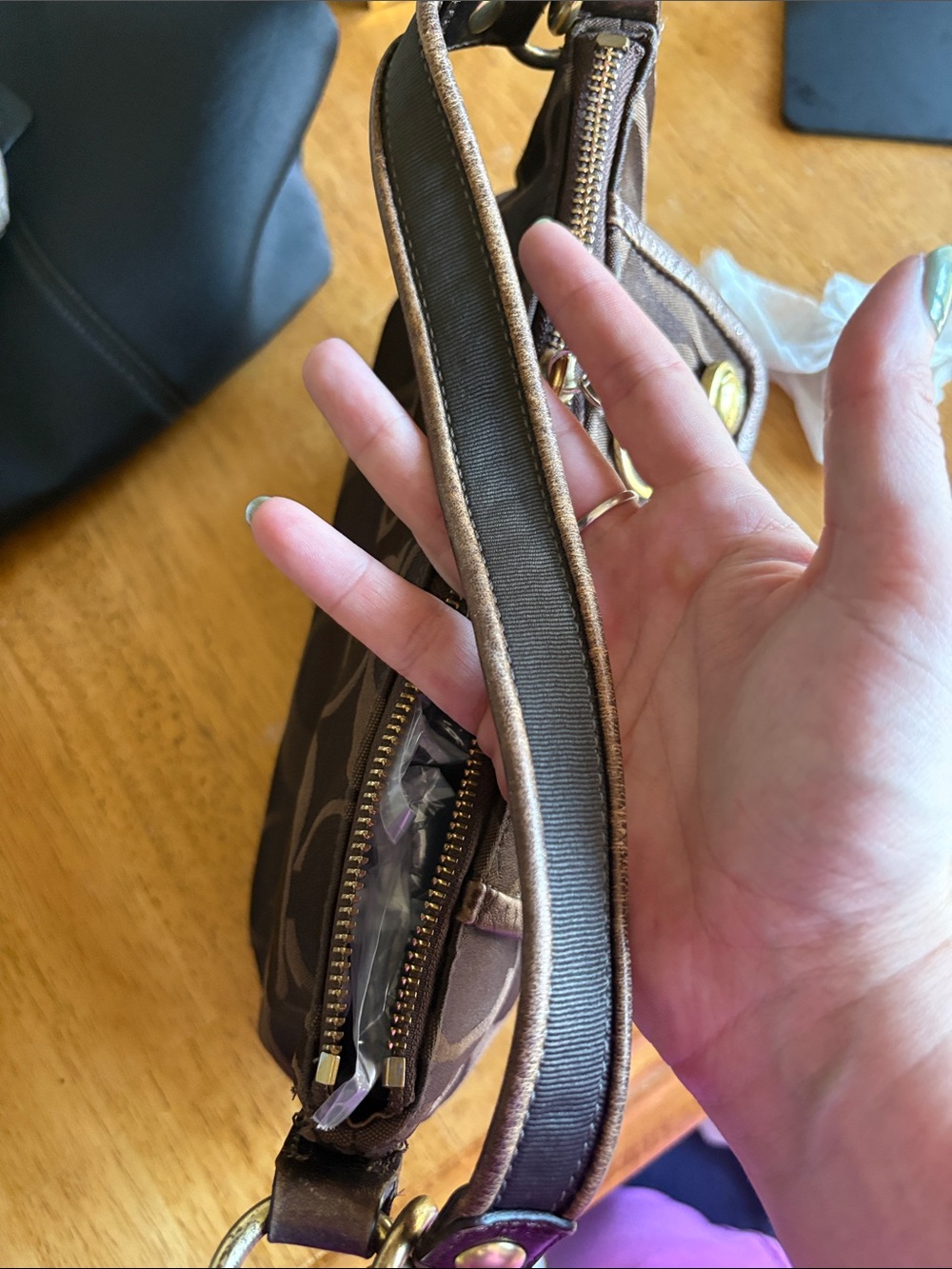 Coach 2009 Brown Signature Shoulder Bag - Picture 5 of 7